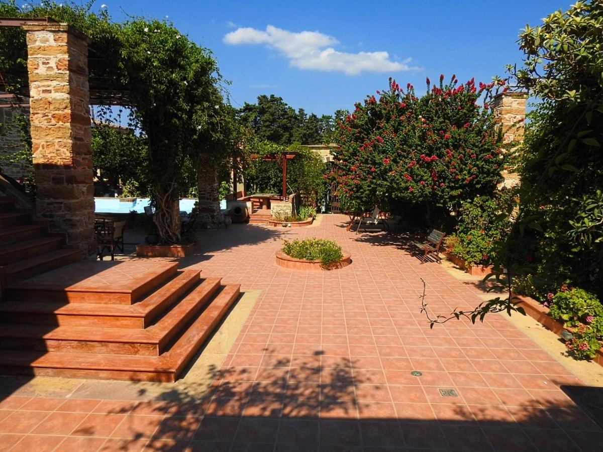 Mouzaliko Guesthouse Mansion 캄보스 외부 사진