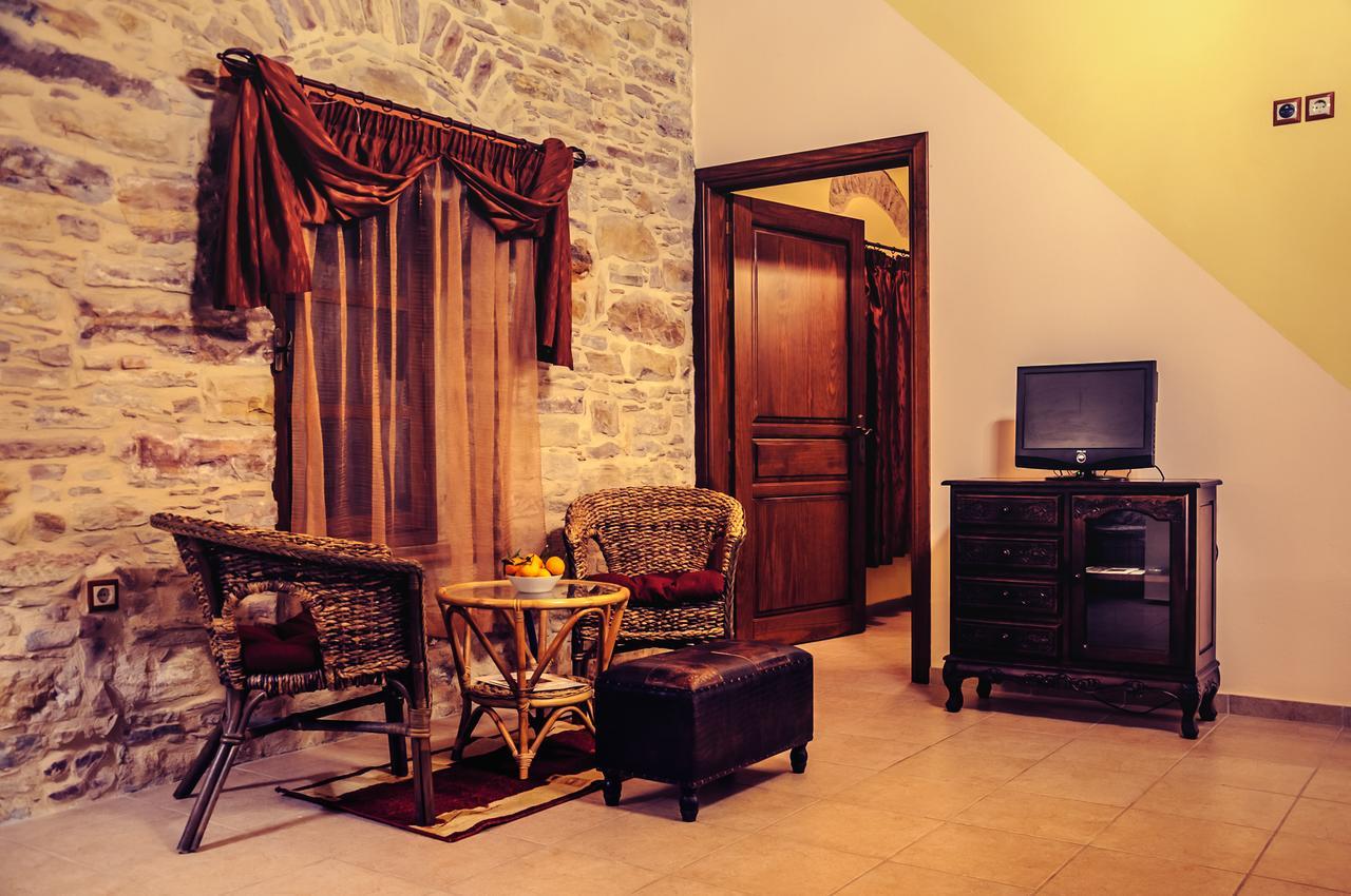 Mouzaliko Guesthouse Mansion 캄보스 외부 사진
