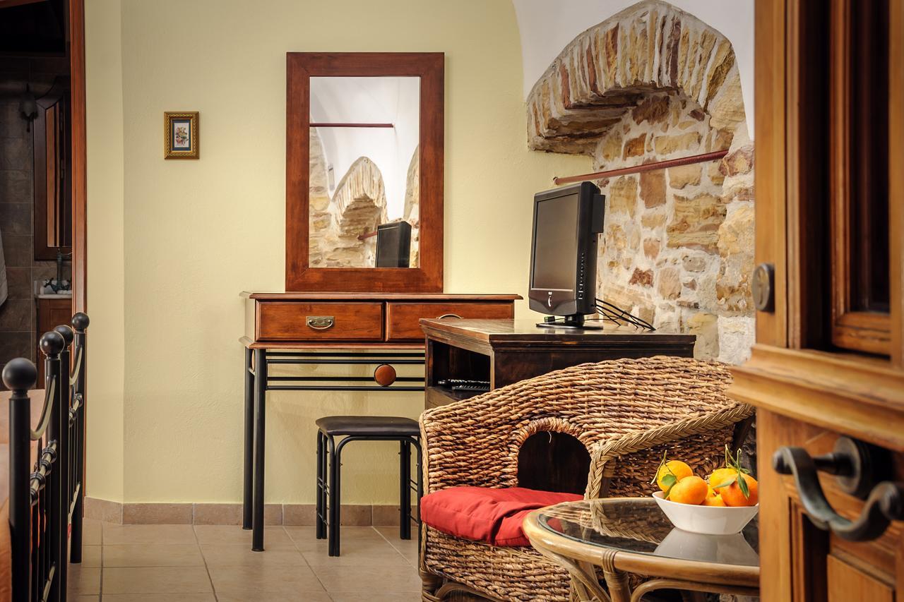 Mouzaliko Guesthouse Mansion 캄보스 외부 사진