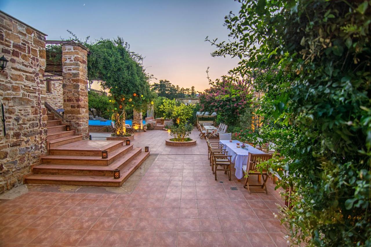Mouzaliko Guesthouse Mansion 캄보스 외부 사진